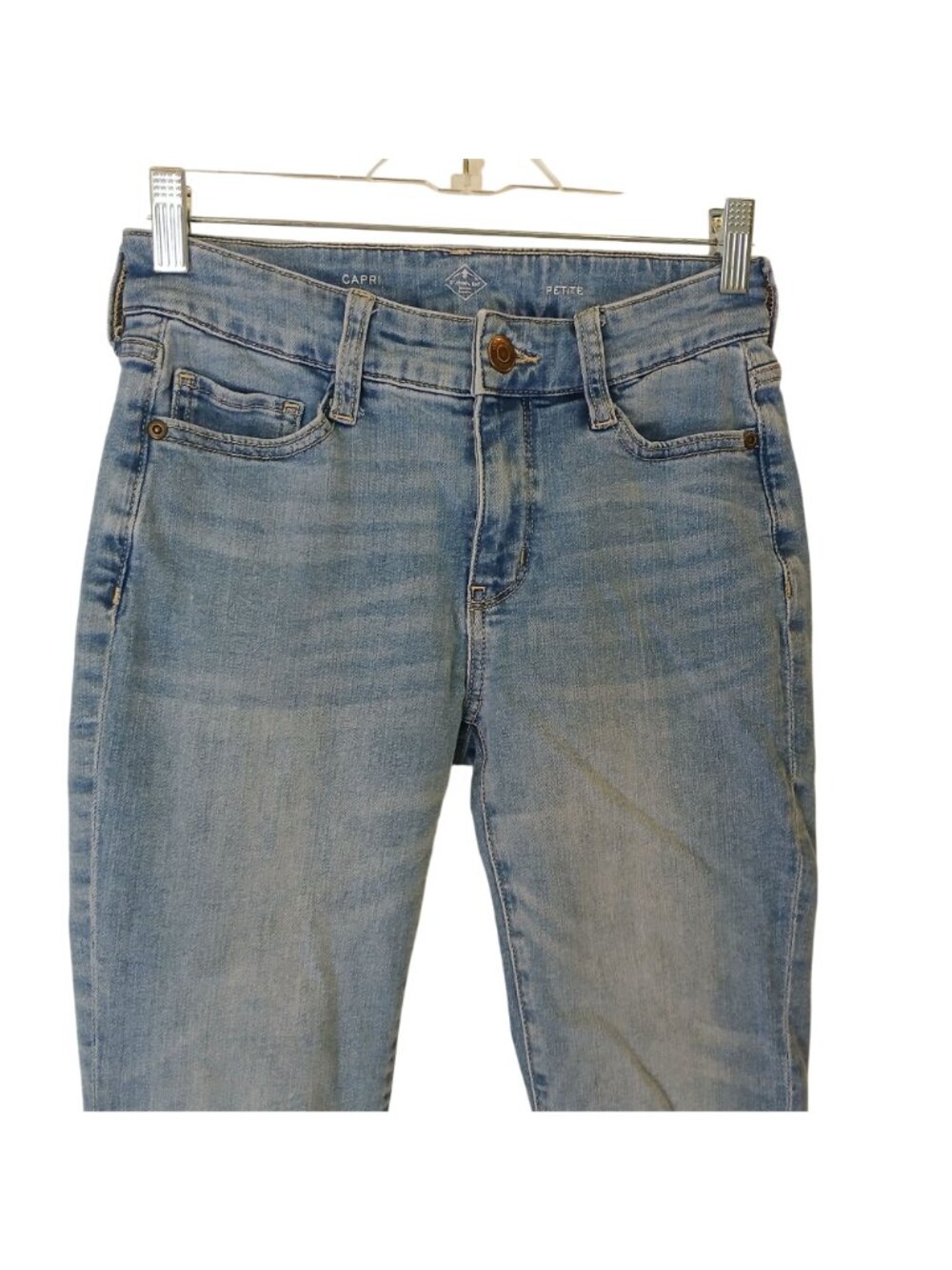 St. Johns Bay Womens 2P Petite Capri Jeans Light Wash Denim 5-Pocket Design #B-3 - Picture 8 of 11